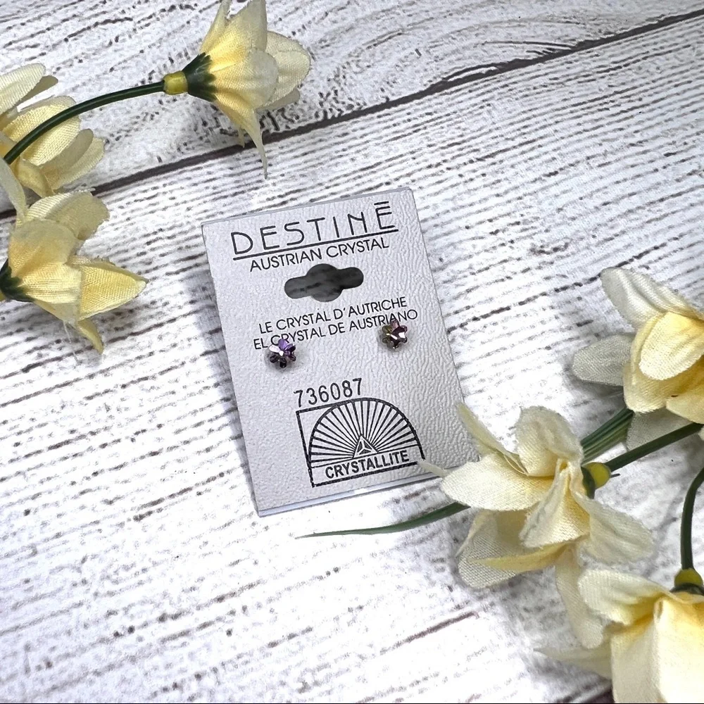 DESTINE Austrian Crystal Flower Shape Stud Earrings